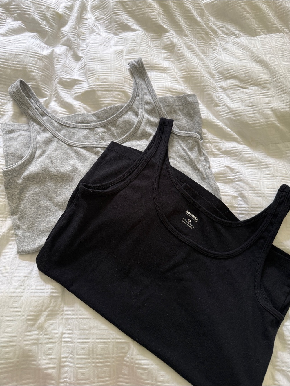 2  Sonoma Everyday Tanks